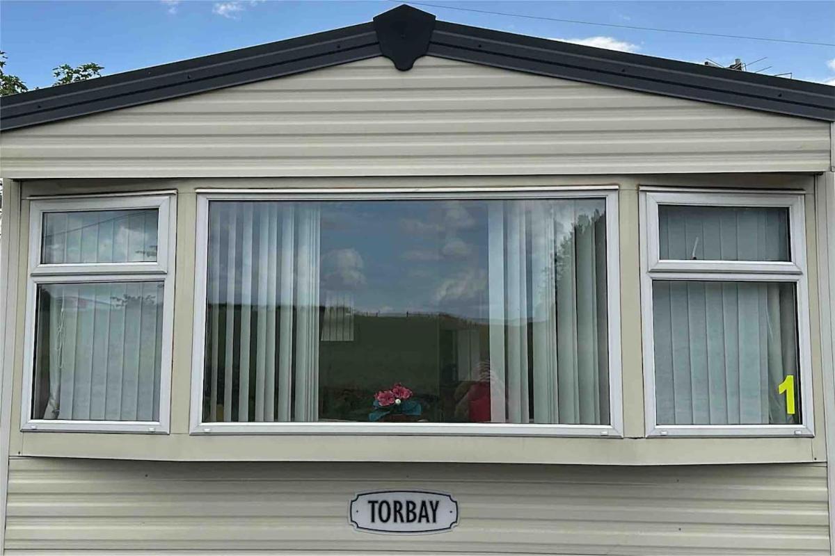 4-Bedroom Cosalt Caravan In Uddingston, Glasgow Luaran gambar